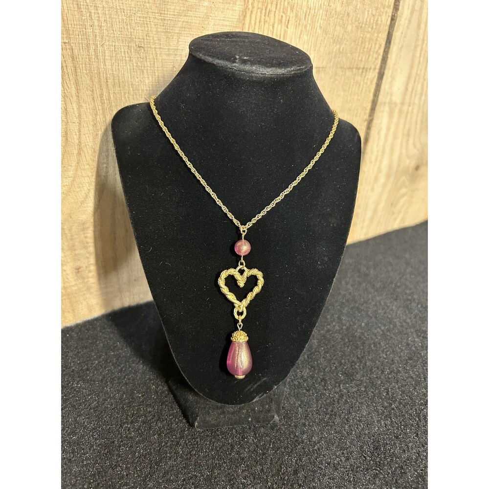 Vtg Avon Gold Tone Rope Chain Heart Pendant Dangling Purple Shimmer Beads J304